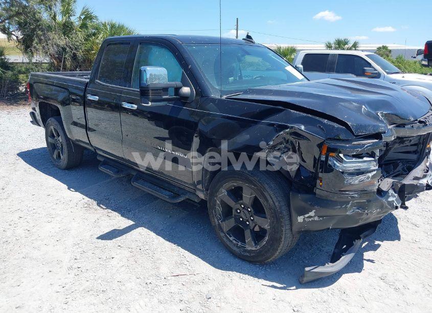 2017 Chevrolet Silverado 1500 WT (VIN 1GCRCNEC1HZ337363) main photo