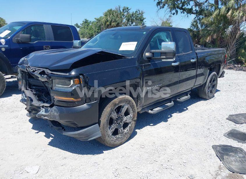 Photo 2 of 2017 Chevrolet Silverado 1500 WT (VIN 1GCRCNEC1HZ337363)