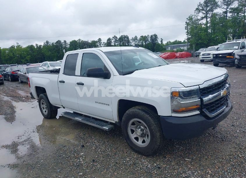 2017 Chevrolet Silverado 1500 WT (VIN 1GCRCNEC2HZ182824) main photo