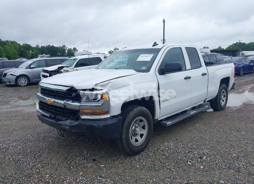 Photo 6 of 2017 Chevrolet Silverado 1500 WT (VIN 1GCRCNEC2HZ182824)