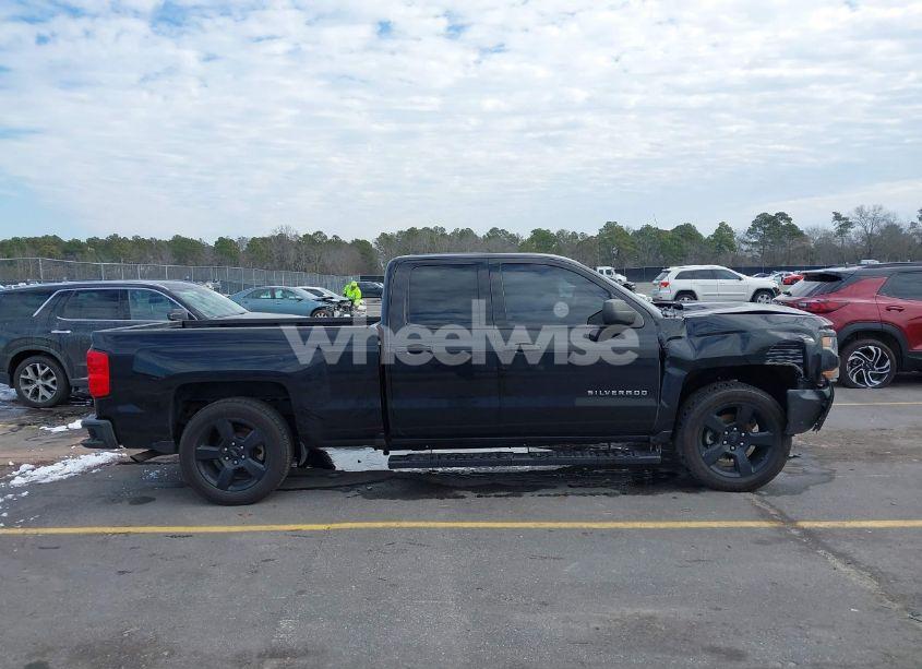 Photo 13 of 2018 Chevrolet Silverado 1500 WT (VIN 1GCRCNEC2JZ130972)
