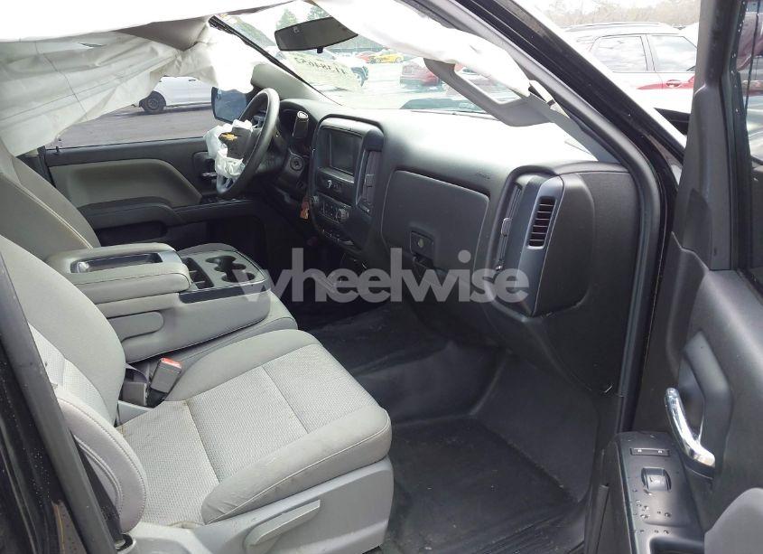 Photo 5 of 2018 Chevrolet Silverado 1500 WT (VIN 1GCRCNEC2JZ130972)