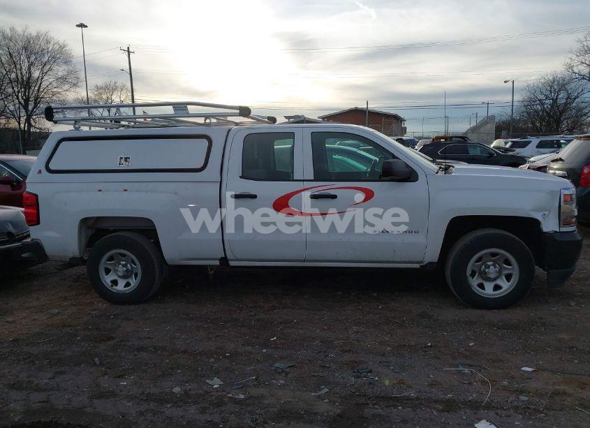 Photo 13 of 2018 Chevrolet Silverado 1500 WT (VIN 1GCRCNEC2JZ305026)