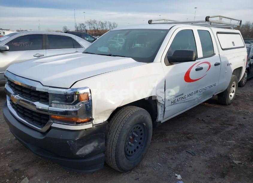 Photo 2 of 2018 Chevrolet Silverado 1500 WT (VIN 1GCRCNEC2JZ305026)