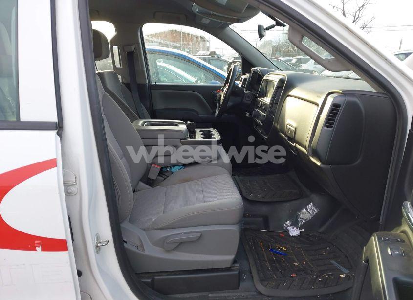 Photo 5 of 2018 Chevrolet Silverado 1500 WT (VIN 1GCRCNEC2JZ305026)