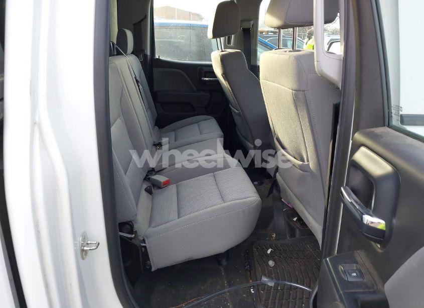 Photo 8 of 2018 Chevrolet Silverado 1500 WT (VIN 1GCRCNEC2JZ305026)