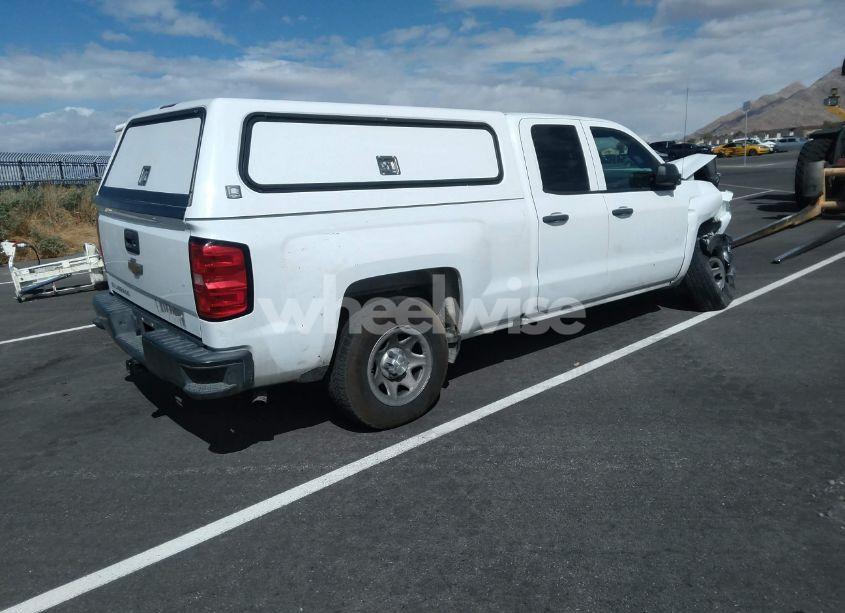 Photo 4 of 2018 Chevrolet Silverado 1500 WT (VIN 1GCRCNEC4JZ250904)