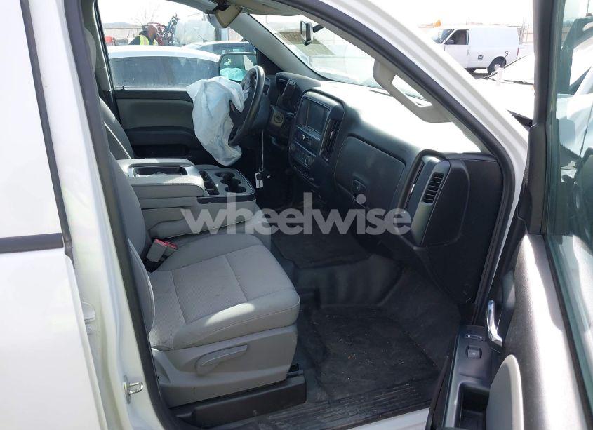 Photo 5 of 2018 Chevrolet Silverado 1500 WT (VIN 1GCRCNEC4JZ250904)