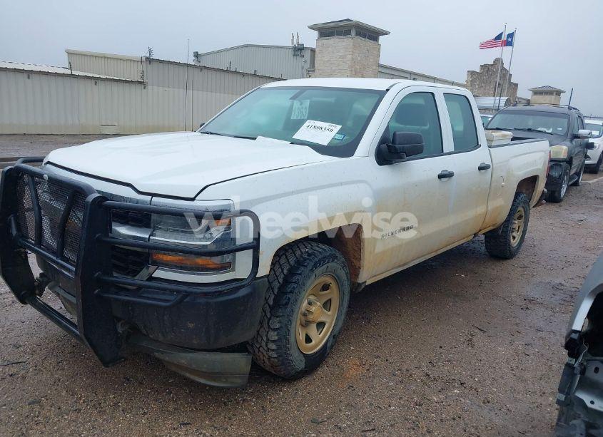 Photo 2 of 2018 Chevrolet Silverado 1500 WT (VIN 1GCRCNEC5JZ241810)