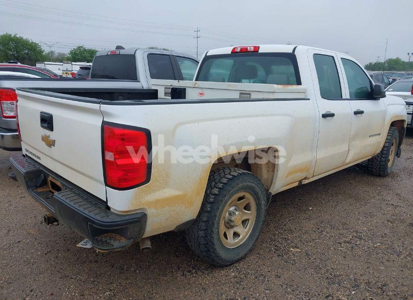 Photo 4 of 2018 Chevrolet Silverado 1500 WT (VIN 1GCRCNEC5JZ241810)