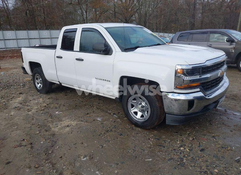 2018 Chevrolet Silverado 1500 LS (VIN 1GCRCNEC8JZ353680) main photo