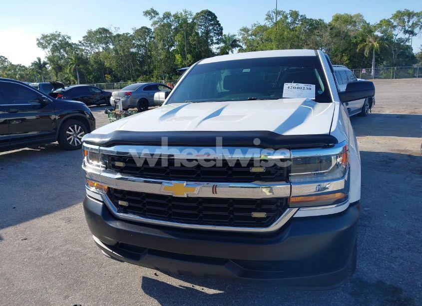 Photo 12 of 2018 Chevrolet Silverado 1500 WT (VIN 1GCRCNEH2JZ241811)