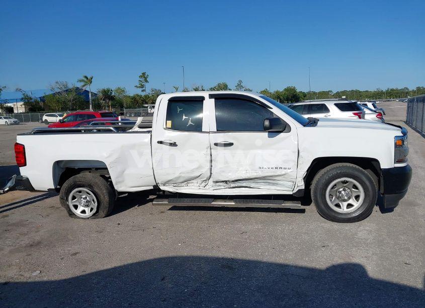 Photo 13 of 2018 Chevrolet Silverado 1500 WT (VIN 1GCRCNEH2JZ241811)