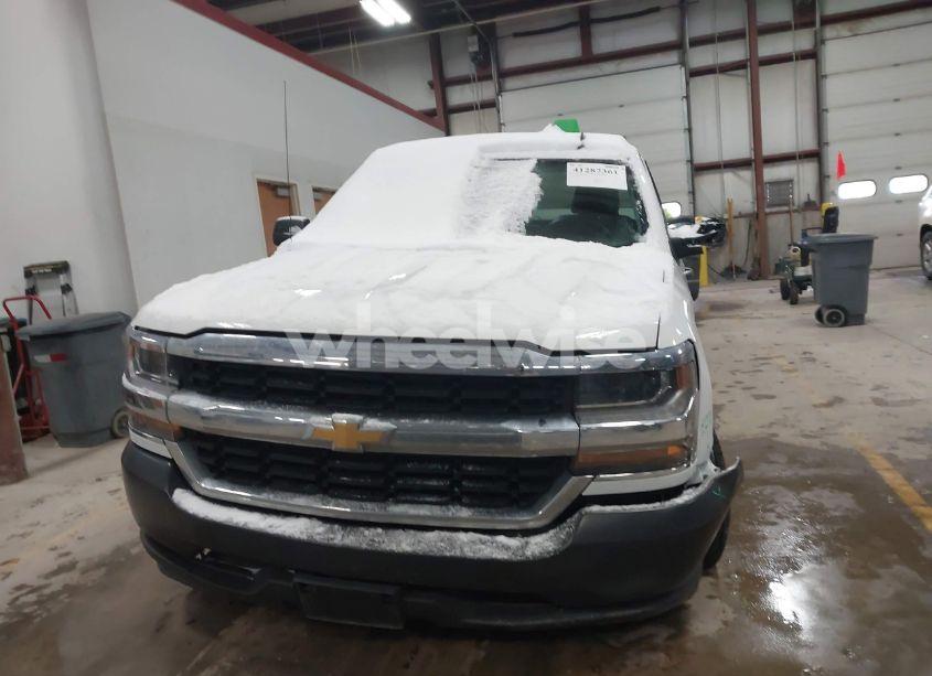Photo 12 of 2018 Chevrolet Silverado 1500 WT (VIN 1GCRCNEH3JZ375775)