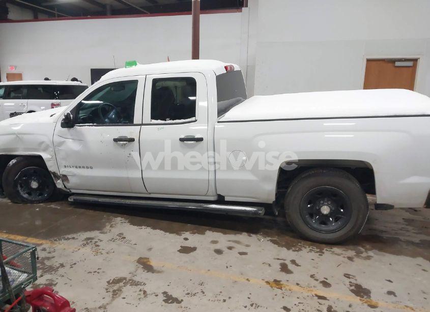 Photo 14 of 2018 Chevrolet Silverado 1500 WT (VIN 1GCRCNEH3JZ375775)