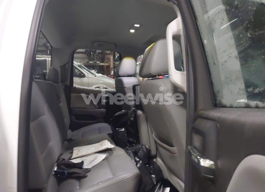 Photo 8 of 2018 Chevrolet Silverado 1500 WT (VIN 1GCRCNEH3JZ375775)