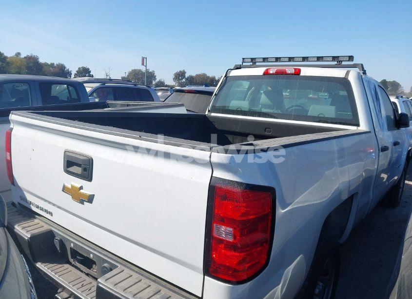 Photo 4 of 2017 Chevrolet Silverado 1500 WT (VIN 1GCRCNEH8HZ360988)