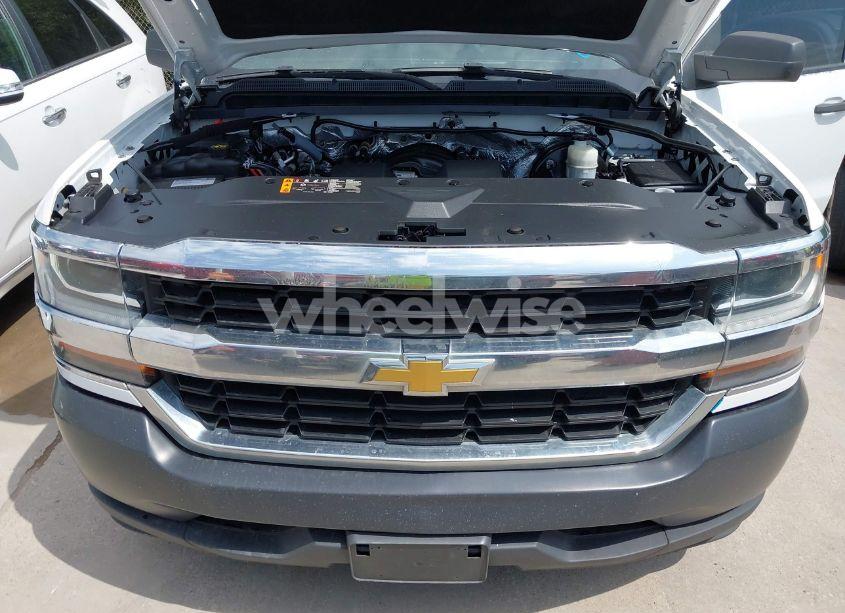 Photo 10 of 2018 Chevrolet Silverado 1500 WT (VIN 1GCRCNEH9JZ145724)
