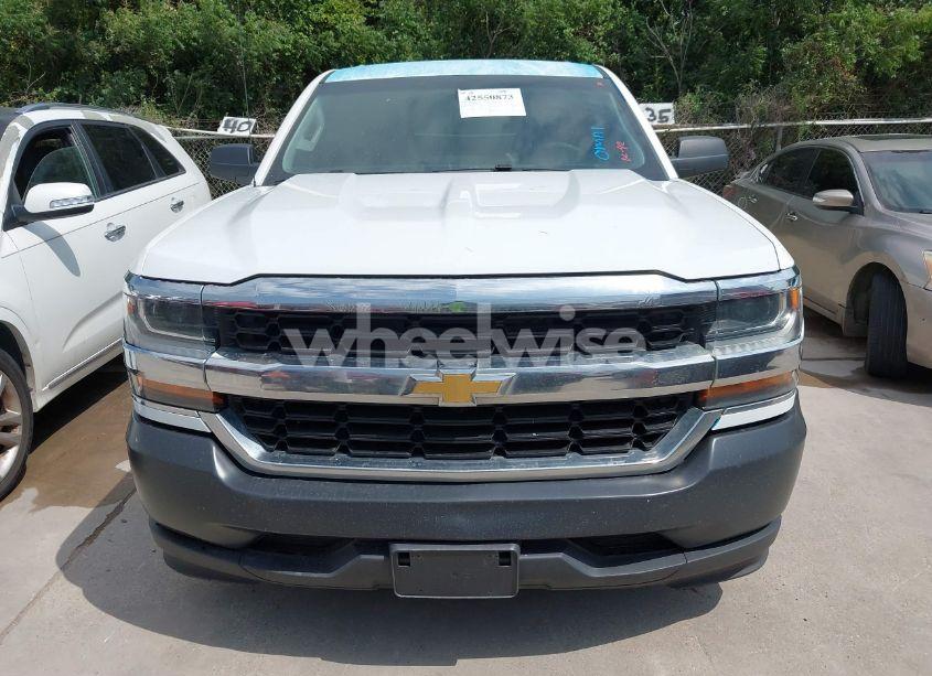 Photo 12 of 2018 Chevrolet Silverado 1500 WT (VIN 1GCRCNEH9JZ145724)
