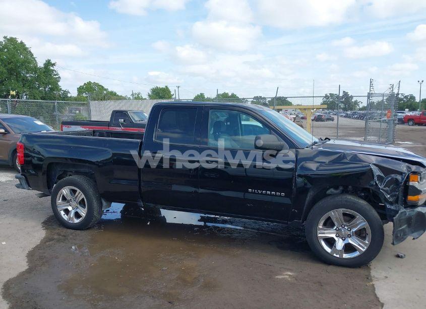 Photo 13 of 2018 Chevrolet Silverado 1500 CUSTOM (VIN 1GCRCPEC3JZ329430)