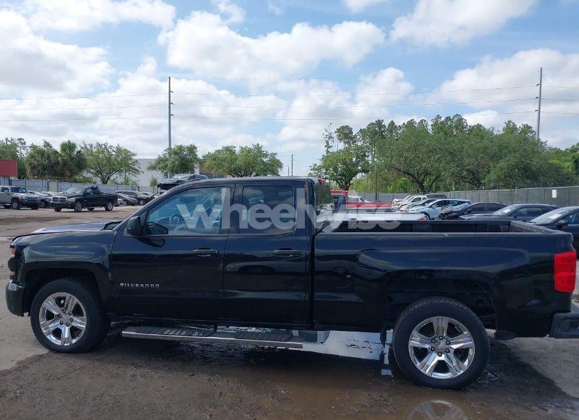 Photo 14 of 2018 Chevrolet Silverado 1500 CUSTOM (VIN 1GCRCPEC3JZ329430)