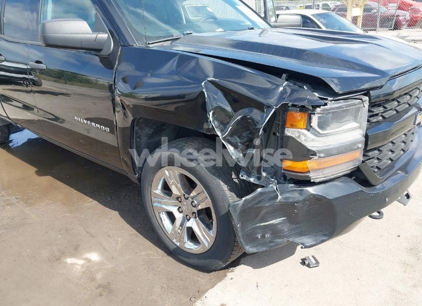 Photo 6 of 2018 Chevrolet Silverado 1500 CUSTOM (VIN 1GCRCPEC3JZ329430)