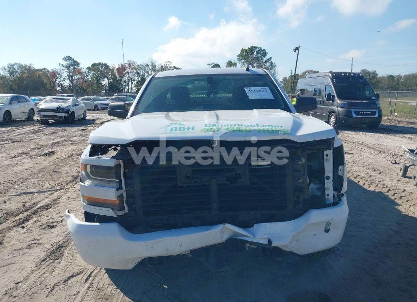 Photo 12 of 2018 Chevrolet Silverado 1500 CUSTOM (VIN 1GCRCPEC6JZ199689)