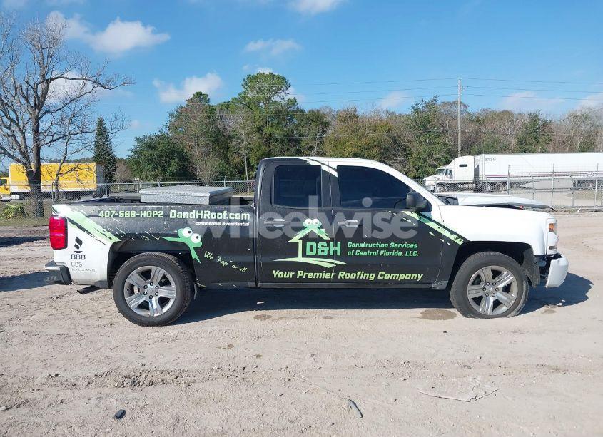 Photo 13 of 2018 Chevrolet Silverado 1500 CUSTOM (VIN 1GCRCPEC6JZ199689)