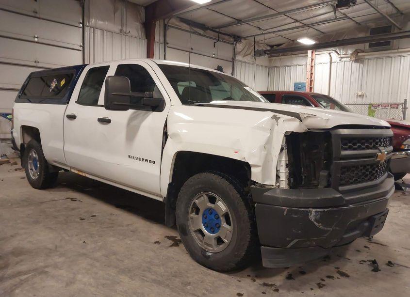 2015 Chevrolet Silverado 1500 WT (VIN 1GCRCPECXFZ285689) main photo