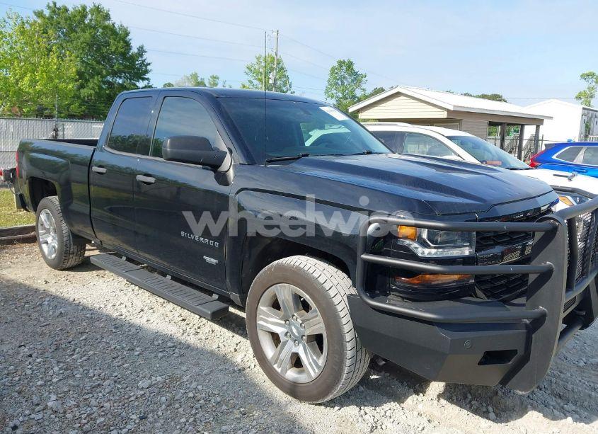 2017 Chevrolet Silverado 1500 CUSTOM (VIN 1GCRCPECXHZ301425) main photo