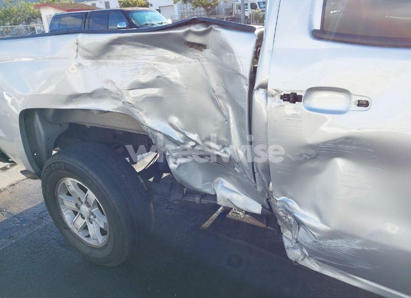 Photo 6 of 2018 Chevrolet Silverado 1500 CUSTOM (VIN 1GCRCPECXJZ324452)