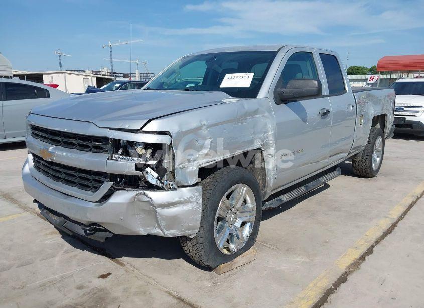Photo 2 of 2017 Chevrolet Silverado 1500 CUSTOM (VIN 1GCRCPEH6HZ367918)