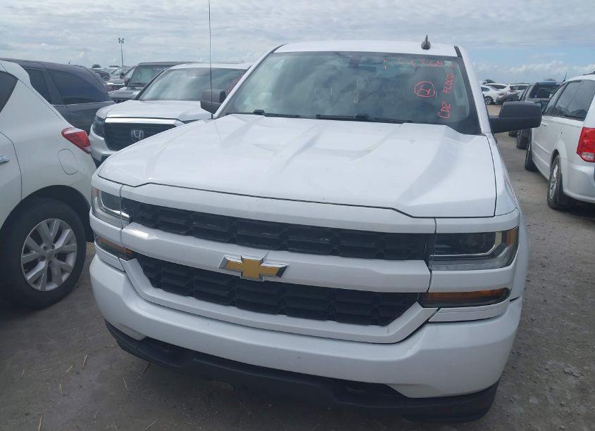 Photo 13 of 2018 Chevrolet Silverado 1500 CUSTOM (VIN 1GCRCPEH9JZ254292)