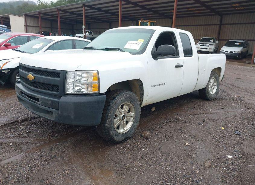 Photo 2 of 2013 Chevrolet Silverado 1500 WORK TRUCK (VIN 1GCRCPEX0DZ189599)