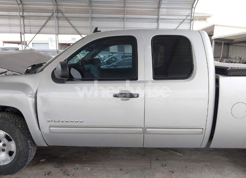 Photo 14 of 2011 Chevrolet Silverado 1500 LS (VIN 1GCRCREA0BZ241463)