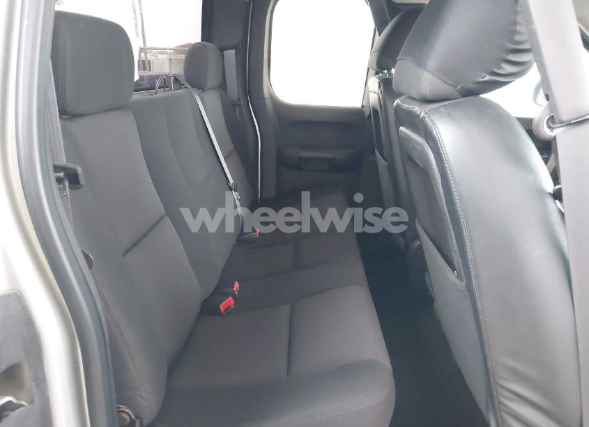 Photo 8 of 2011 Chevrolet Silverado 1500 LS (VIN 1GCRCREA0BZ241463)