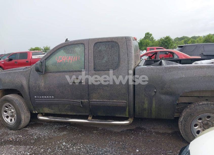 Photo 14 of 2011 Chevrolet Silverado 1500 LS (VIN 1GCRCREA0BZ340784)