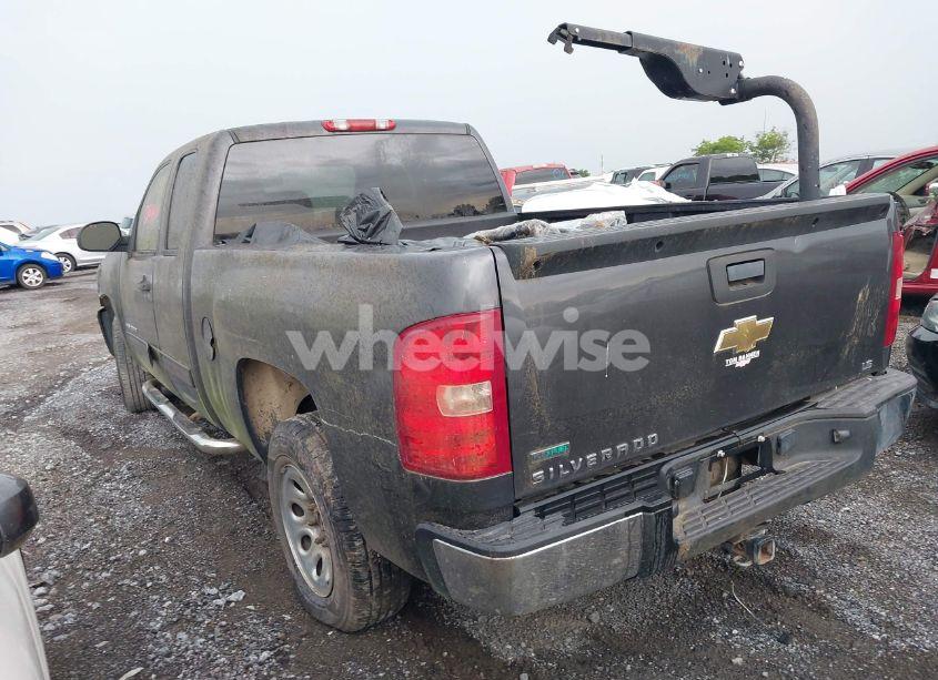 Photo 3 of 2011 Chevrolet Silverado 1500 LS (VIN 1GCRCREA0BZ340784)