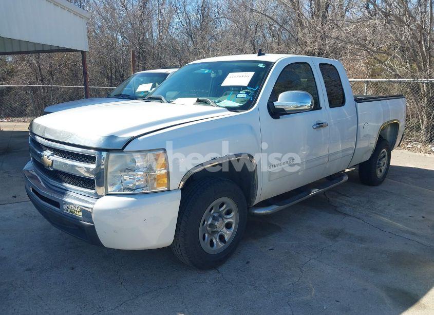Photo 2 of 2011 Chevrolet Silverado 1500 LS (VIN 1GCRCREA1BZ189230)