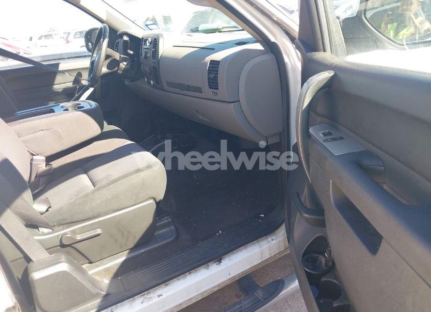 Photo 5 of 2011 Chevrolet Silverado 1500 LS (VIN 1GCRCREA1BZ189230)