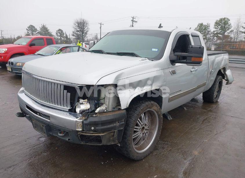 Photo 2 of 2011 Chevrolet Silverado 1500 LS (VIN 1GCRCREA3BZ112116)