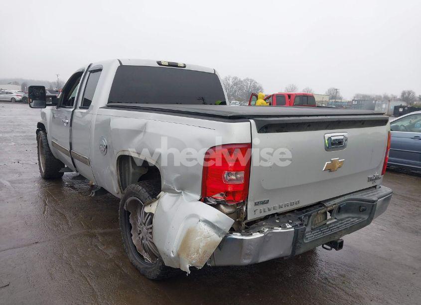 Photo 3 of 2011 Chevrolet Silverado 1500 LS (VIN 1GCRCREA3BZ112116)