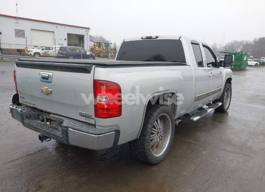 Photo 4 of 2011 Chevrolet Silverado 1500 LS (VIN 1GCRCREA3BZ112116)