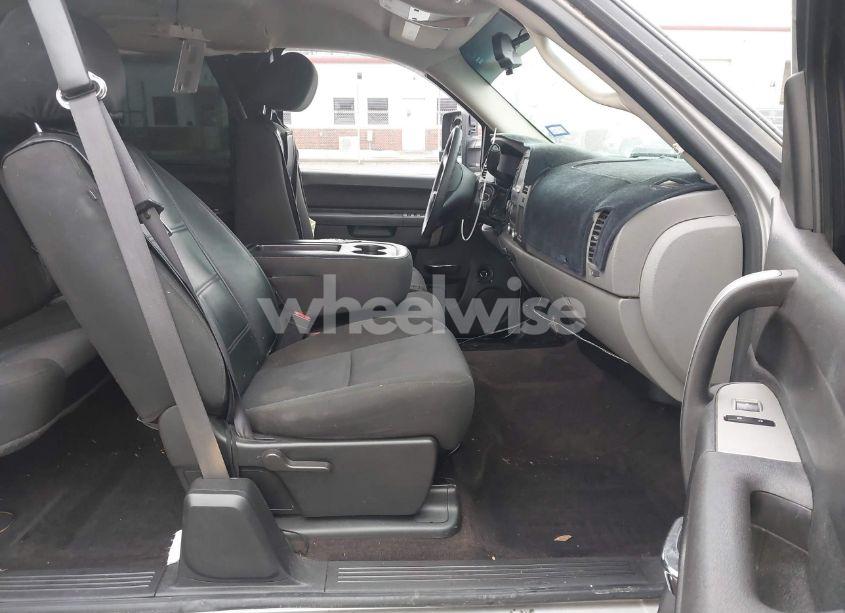 Photo 5 of 2011 Chevrolet Silverado 1500 LS (VIN 1GCRCREA3BZ112116)