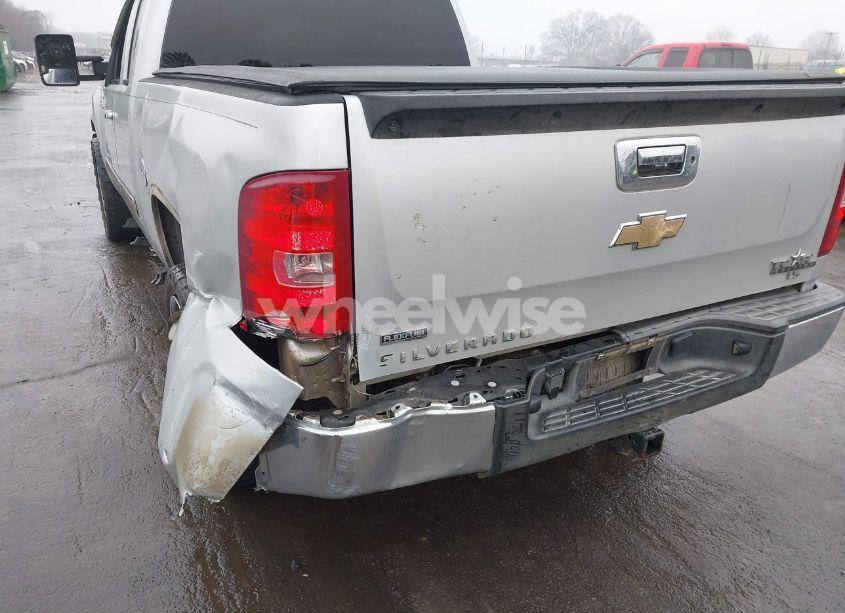 Photo 6 of 2011 Chevrolet Silverado 1500 LS (VIN 1GCRCREA3BZ112116)