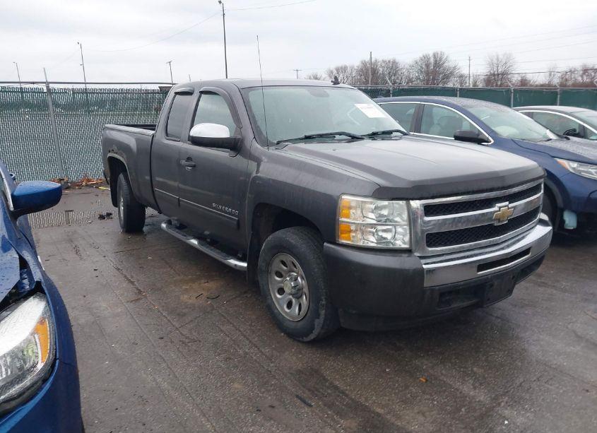 2011 Chevrolet Silverado 1500 LS (VIN 1GCRCREA3BZ264588) main photo