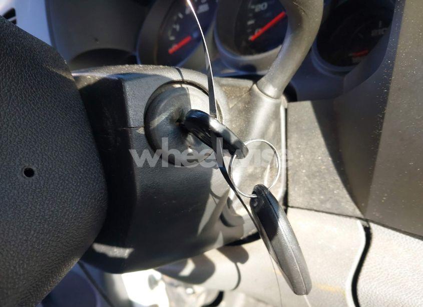 Photo 11 of 2011 Chevrolet Silverado 1500 LS (VIN 1GCRCREA3BZ417762)