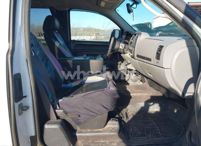 Photo 5 of 2011 Chevrolet Silverado 1500 LS (VIN 1GCRCREA3BZ417762)