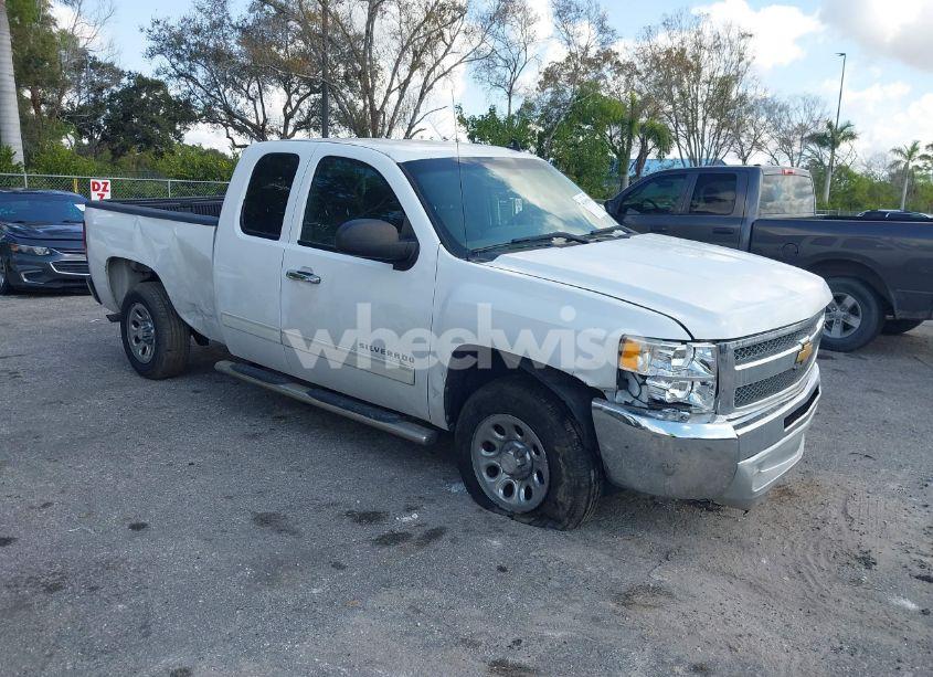 2013 Chevrolet Silverado 1500 LS (VIN 1GCRCREA5DZ317410) main photo