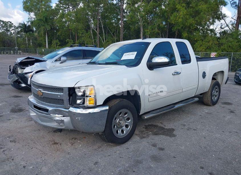 Photo 2 of 2013 Chevrolet Silverado 1500 LS (VIN 1GCRCREA5DZ317410)